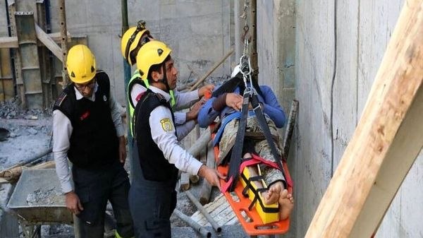 اخبار آذربایجان [ آناج ]: مرگ زیر سقف کار؛ ۳۰ کارگر در چهار ماه جان باختند🔹آذربایجان‌شرقی در چهار ماه نخست امسال شاهد افزایش ۱۱ درصدی مرگ‌های ناشی