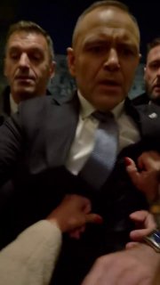 מבזק: הנשיא נורוקי דוחף את דרכו לבית הדין החוקתי באמצע הלילה לאחר פגישת חירום בארמון הנשיאות, הנשיא קרול נו…