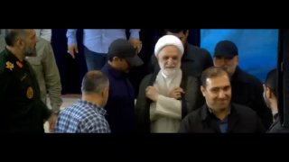 🎦 נוכחותו של Hojtal Islamwal Muslimeen Mohseni Ajhai, ראש מערכת המשפט בטקס של היום ה-40 להלוויה וקבורתו של…