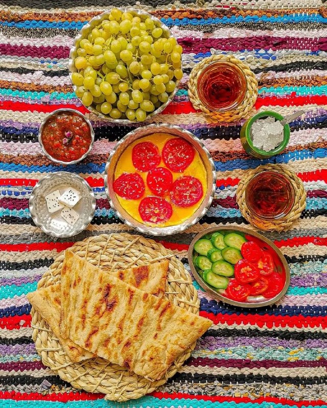 بهترین ها: صبح آغاز شد ؛ امروز در گلدان زندگی گل عشق بکار ، گل دوستی ، گل صداقت ، گل مهربانی ...خواهی دید گلدان‌هایت از همه‌ی گل‌ها