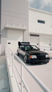Mercedes Benz кабриолет E-класса 1990-х годов с эксклюзивным темно-зеленым салон