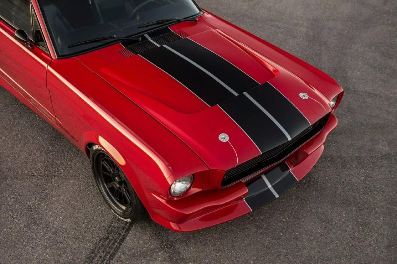 Американское ателье превратило винтажный Ford Mustang в 700-сильный рестомод GT350TR. 3