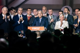 Орбан публично признал поражение:Результаты выборов ясны и болезненны для нас. Я поздравил победителей. Нам удалось получить два с половиной миллиона голосов, мы их никогда не подведем. Задача, стоящая перед нами, ясна. Мы, как оппозиция, будем служить Вен