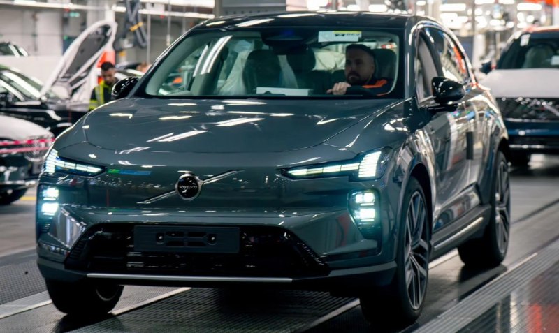 Новый Volvo EX60 запустили в производство в Швеции