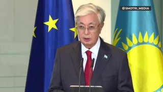 🙄 Kazakh President Kassym-Jomart Tokayev praised Vladimir Putin during a visit to Germany, calling him an "outstanding statesman." Tokayev said he had argued with "quite strong conviction" that Putin, as Russia’s leader, is the "most acceptable political figure" for Central Asia, including Kazakhstan, and, in his view, for Europe and the world. He added that he knows Putin very well and praised his qualities as a leader.