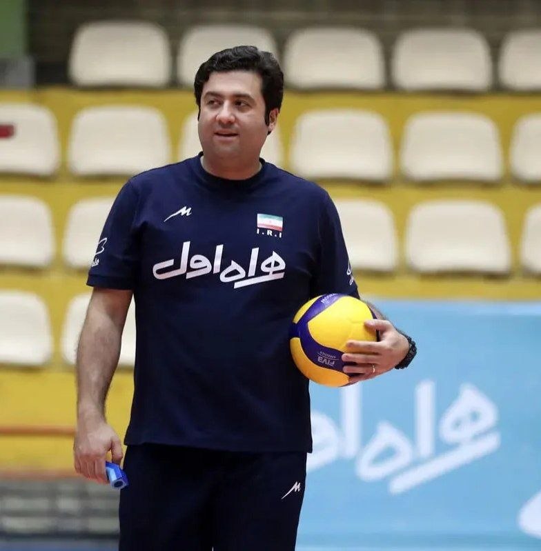 Masaf | مؤسسه مصاف: 🏐 مربی ایرانی روی نیمکت قهرمان انگلیس🔸️ «علیرضا طلوعکیان» ، مربی باسابقۀ والیبال ایران و مدیر فنی کنونی تیم ملی زنان، ب