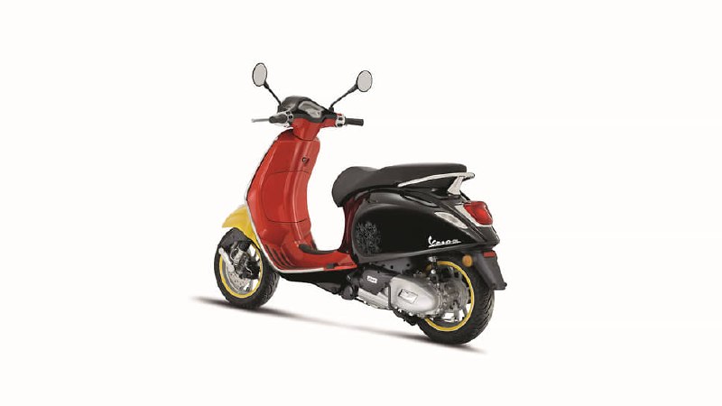 Когда бренду нужен не новый мотор, а новая эмоция: Piaggio выпустила лимитированный Vespa Disney Mic 2
