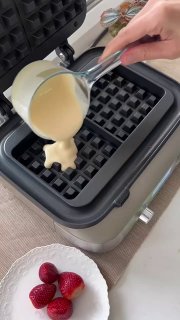Вафли Вафельница Tefal UltraCompact маленькая, но шустрая. 700 Вт, сменные панели вафли, сэндвичи, панини , антипригарное покрытие всё, что испечёт... - изображение 1 - вафли, ингредиенты, яйца