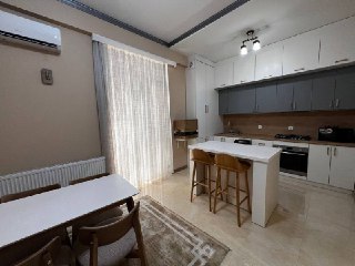 4/4/8 Shota Rustaveli, Yakkasaroy tumani, atrofida gullar bozori, Nirvana