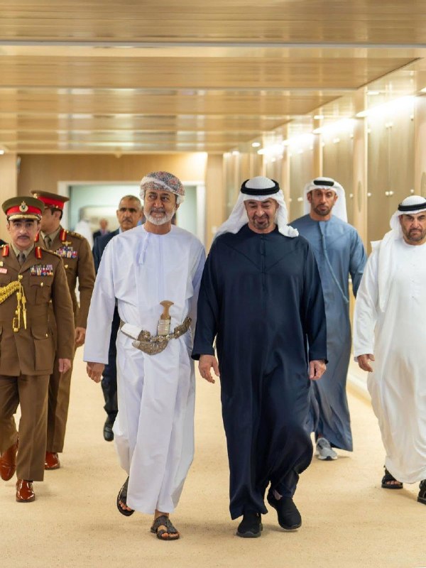 مطالعات عمان: 🔰 سلطان عمان بعد از سفر ناگهانی به قطر، با پادشاه بحرین نیز تلفنی گفتگو کرد. ⭕️ @OmanST🔰 سفر از پیش اعلام‌ نشده سلطان عم