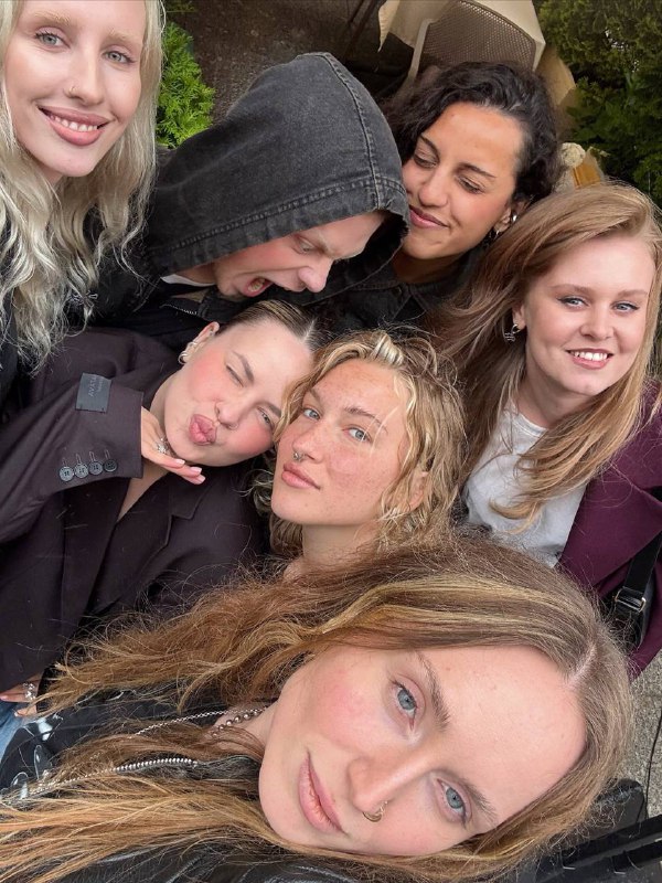 Фриланс привнес в мою жизнь легкость К примеру — внезапный бранч с коллегами из Питера и Москвы. Вечером написали, утром собрались. Испытываю нереальную легкость, как в детстве. Словно мне в домофон позвонили: -«а Маша выйдет погулять…»🤪А Маша выйдет 😂🫶🏻Фриланс привнес в мою жизнь легкость К примеру — внезапный бранч с коллегами из Питера и Москвы. Вечером написали, утром собрались. Испытываю нереальную легкость, как в детстве. Словно мне в домофон позвонили: -«а Маша выйдет погулять…»🤪А Маша выйдет 😂🫶🏻