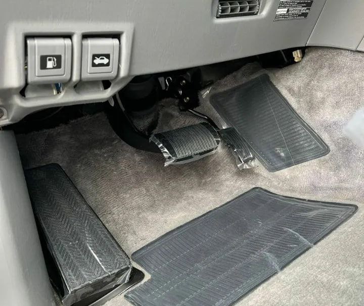В России продают 21-летний Toyota Land Cruiser за 23 млн рублей 8