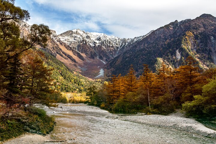秋．上高地 – 明神池方向