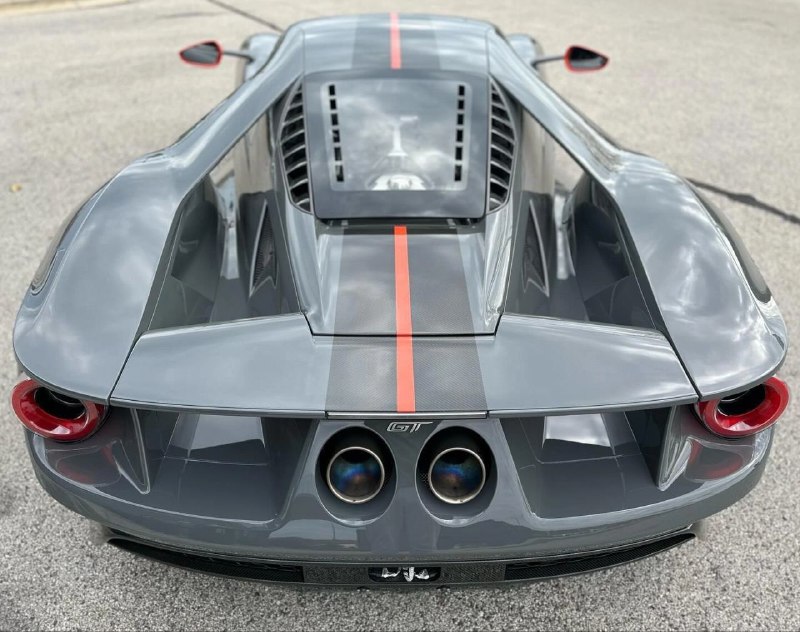 Ford GT Carbon Series 8