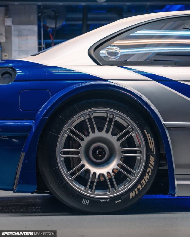 BMW воссоздала легендарную М3 GTR из NFS Most Wanted в честь 30-летия серии игр. 6