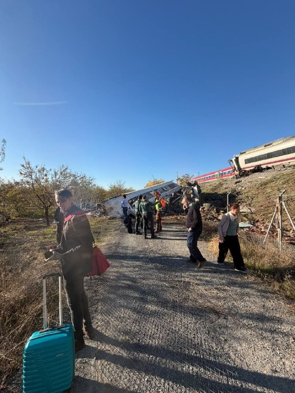לפחות 46 בני אדם נהרגו לאחר התנגשות בין שתי רכבות מהירות בספרד. על פי התקשורת הספרדית, רכבת מהירה של חברת "…