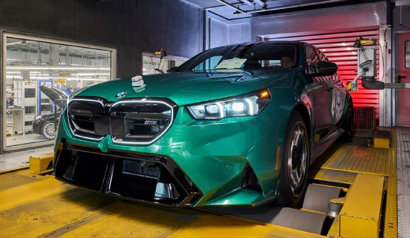 На конвейер встал BMW M5 нового поколения G90BMW M5 выпускают на заводе в Дингол