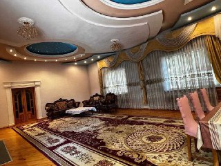 Икки ойилага мослашган катта ҳовли