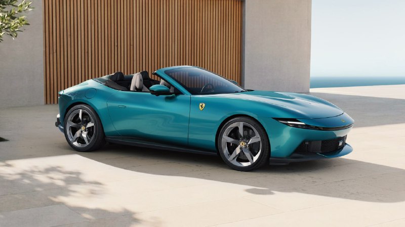 Ferrari показала открытую версию своей самой доступной модели — Amalfi Spider. Родстер получил мягку 5