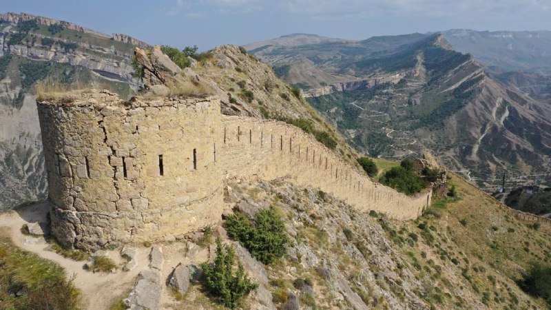 В Дагестане благоустроили тропу к исторической башне в Гунибе. фото