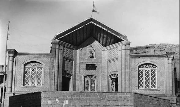 محله آنلاین: ‼️تهران قبل از ایجاد شهرداری، «احتسابیه» داشت🔸توسعه و شلوغی تهرانِ ناصری دیگر با سازوکارهای محلهای گذشته بهتنهایی ادار