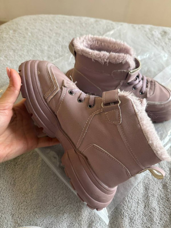 Обувь в идеальном состоянии. Батиночки 34 размер 20 лари. Туфельки 33 размер (новые) 20 лари. Бале — фото 1