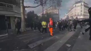 תמונות של מחאות צרפתיות ברחובות פריז, בירת צרפת