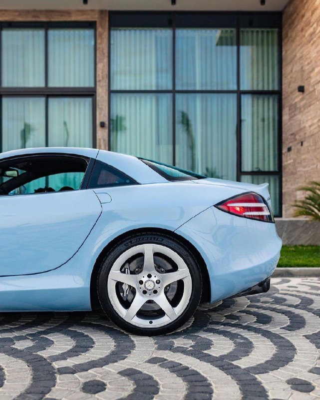 Mercedes-Benz SLR McLaren 8