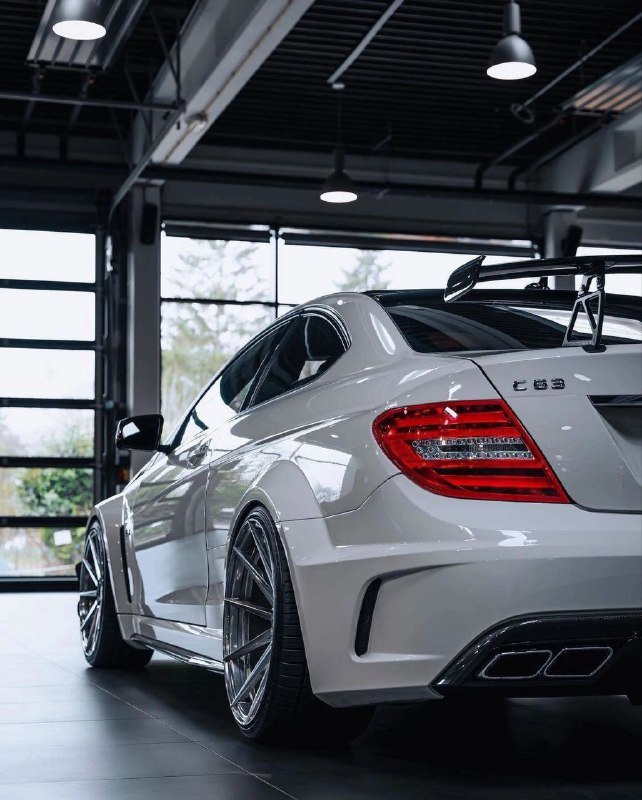 Mercedes C63 Black Series 3