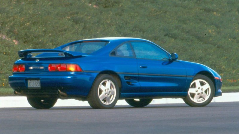 Toyota планирует возродить знаменитую модель MR2 3
