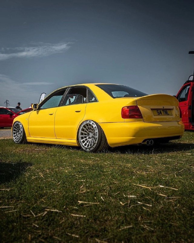 Audi RS4 7