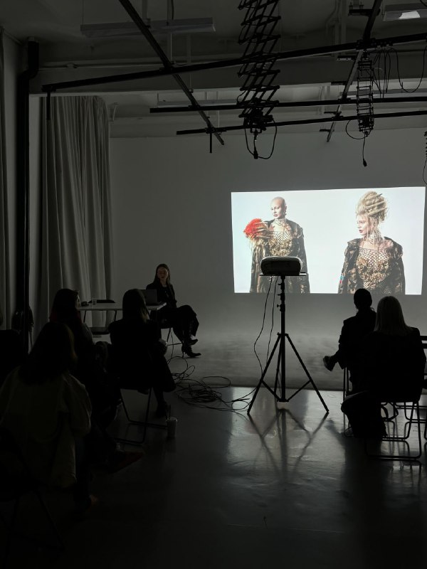 Гайз, вот такие дела: 2 места на курсе сегодня слетело.Правда 1 уже заняли, когда разместила сторис в блоге.Если вы вдруг не успели попасть на поток, но хотите, скидывайте в комментариях свой ник в ТГ (чтобы моя команда могла написать вам в сообщения).