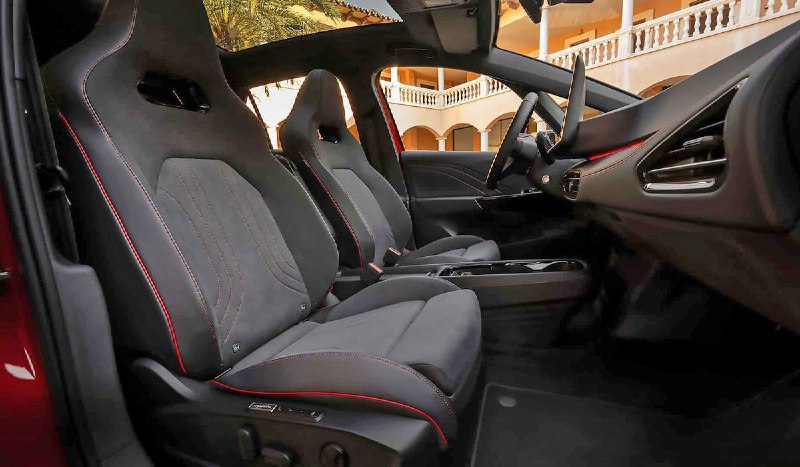 Новые Volkswagen ID.3 и ID.7 получили спортивные версии GTX 5