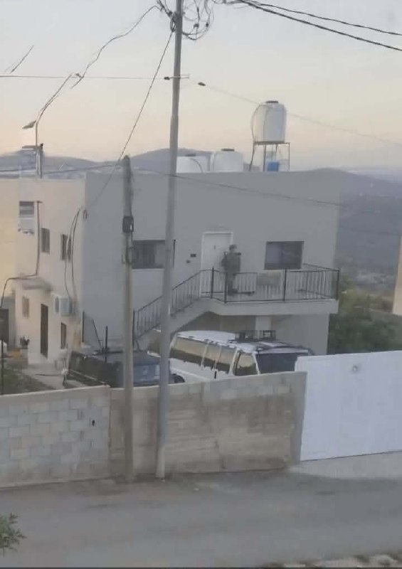 The occupation forces force a family to evacuate their home in Kfar Kobar north of Ramallah
