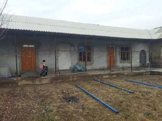 Усчастка сотилади.дом продаётся