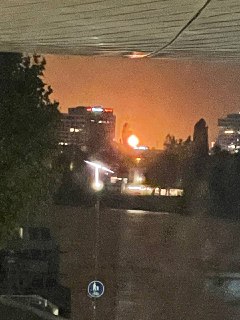 В Европе за сутки загорелись два НПЗ, перерабатывающие в том числе российскую нефть  Взрыв на заводе Petrotel-Lukoil в румынской Плоешти прогремел накануне около полудня на смотровом канале трубопровода, рассказали в полиции. Причины пока не называются. В…