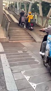 Говорят, что до сих пор не могут разъехатьсяhttps://t.me/s/sochiautoparts@sochia