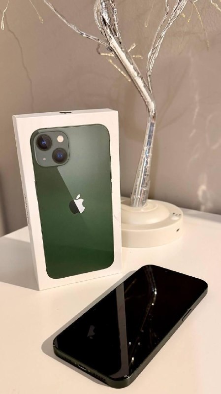Продаю свой iPhone 13, 128 GB (зелёный) — фото 1