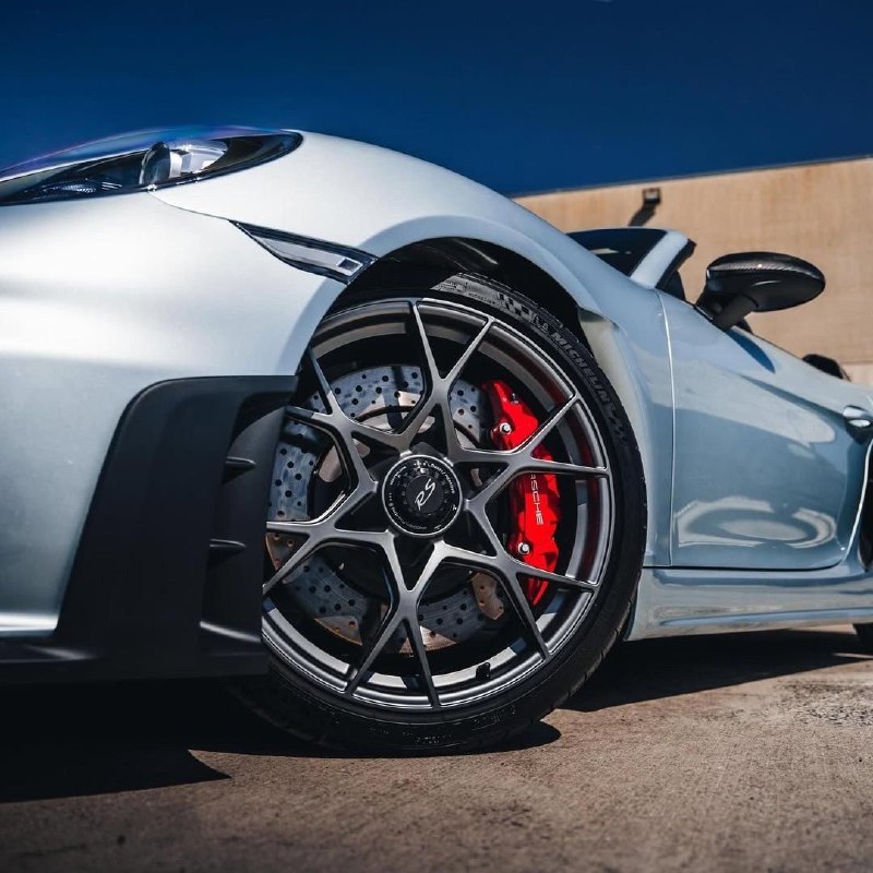 Porsche 718 Spyder RS 3