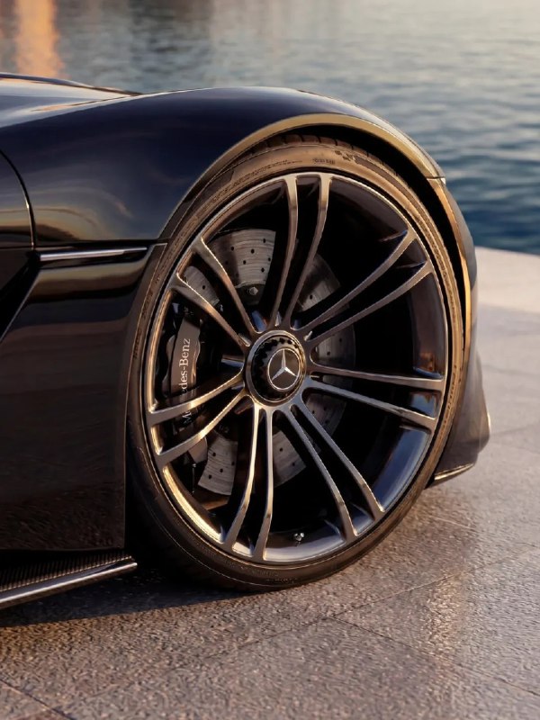 MERCEDES-AMG S-HYPERION 3