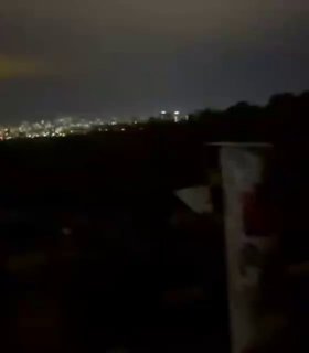 תמונות מקייב. דווח על שימוש בשישה טילים בליסטיים. מחסן ברובע דרניצקי נפגע.