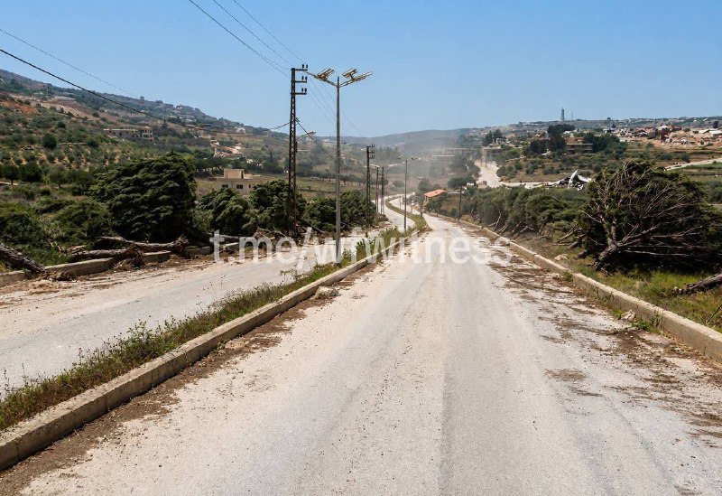 ️🇱🇧🇮🇱 כוחות ישראליים כרתו את שורות העצים העוטפות את הכניסה לעיר הכבושה בינת ג'בייל, והותירו את הכביש מש…