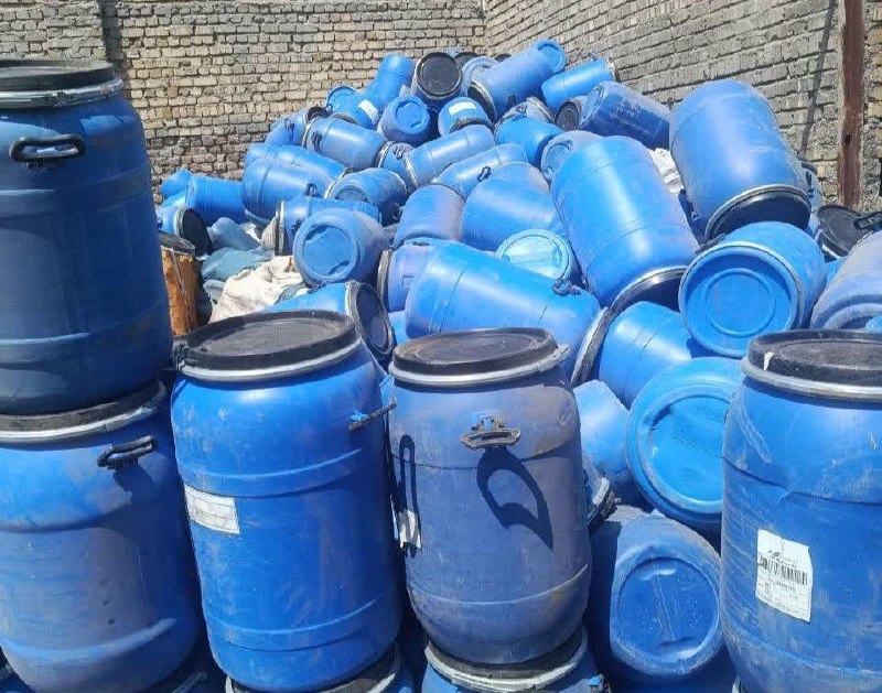 هیدج زیبا: فروش بشکه های پلاستیکی بشکه پلاستیکی مناسب برای مصرف و سرکه و خیارشور ۶۰ ،۷۰ ، ۱۲۰ لیتری به فروش میرسدملک محمدی۰۹۱۲۸۴۲۵۷