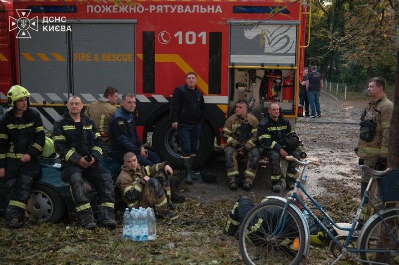 У Києві завершені роботи з ліквідації наслідків російського обстрілу