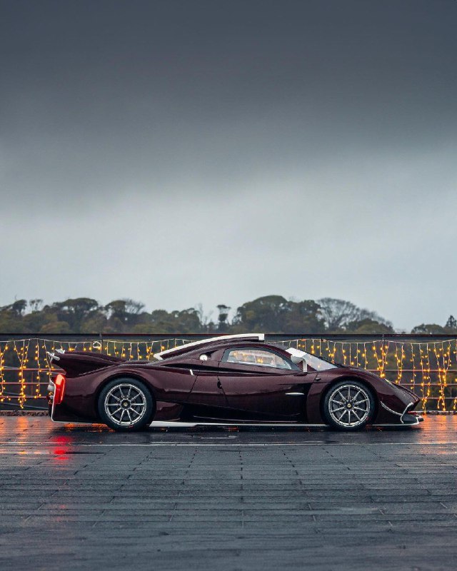 Pagani Huayra R 7