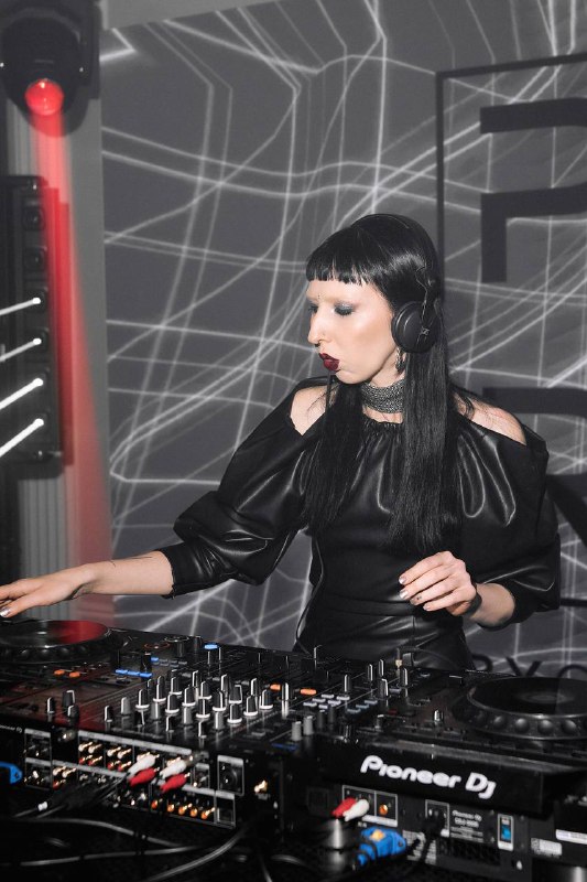 10 лет PARK 🎉Отпраздновали с размахом в особняке Путилова на Крестовском острове. Было невероятно, как минимум потому что я встретила дорогих людей, которых не видела много лет. Как максимум, увидеть всех коллег и поговорить в один день — бесценно ❤️‍🔥10 лет PARK 🎉Отпраздновали с размахом в особняке Путилова на Крестовском острове. Было невероятно, как минимум потому что я встретила дорогих людей, которых не видела много лет. Как максимум, увидеть всех коллег и поговорить в один день — бесценно ❤️‍🔥