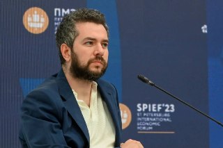 Великобритания ввела санкции против гендиректора АНО "Диалог" Владимира Табака.Британские власти утверждают, что организация причастна к политическим процессам, подрывающим ситуацию на Украине.Ограничения подразумевают заморозку активов на территории Велик