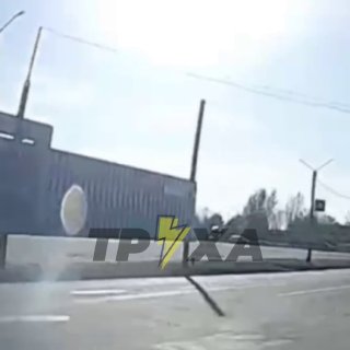 רגע התקיפה במרכז קניות ברובע סלובודסקי בחרקוב © הערוץ שלנו הצ'אט שלנו הצביעו לערוץ