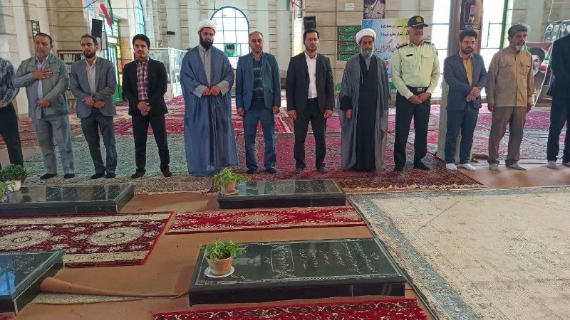 بشرویه نیوز: 🔻 هماینک؛ آیین تجدید میثاق امام جمعه و فرماندار شهرستان بشرویه با آرمانهای شهدا🔸 این مراسم همزمان با نخستین روز از گرا
