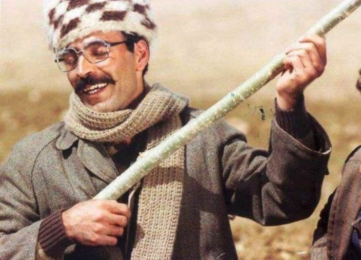 دل نامه: فقر ،چیزی را "نداشتن" است ولی آن چیز پول نیست طلاو غذا نیست...فقر،گرسنگی نیست فقر همان‌گرد و خاکی است که بر کتابهای فروش